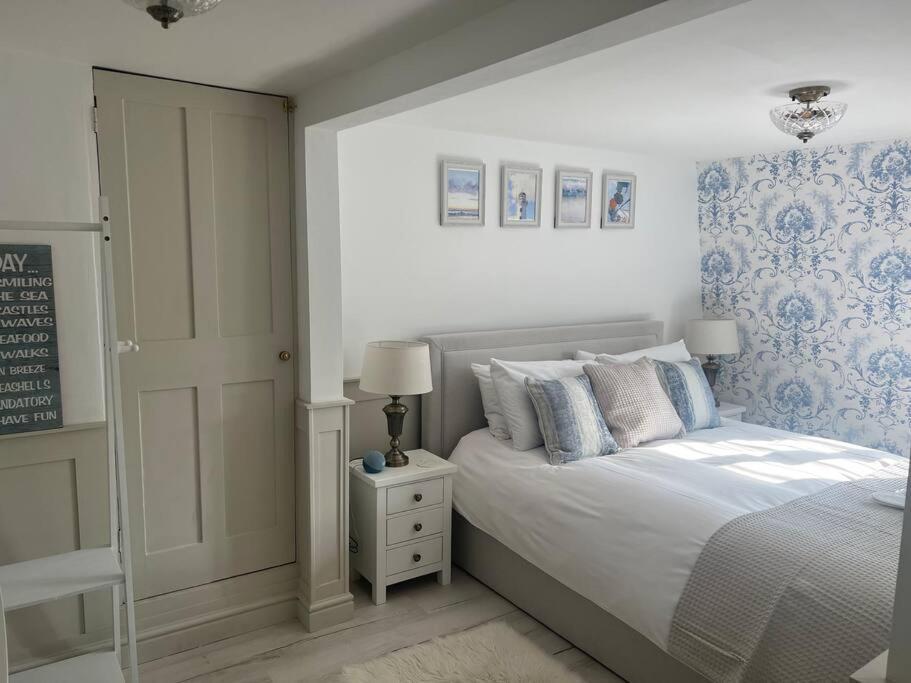 Once Upon A Tide Apartment Herne Bay Bagian luar foto