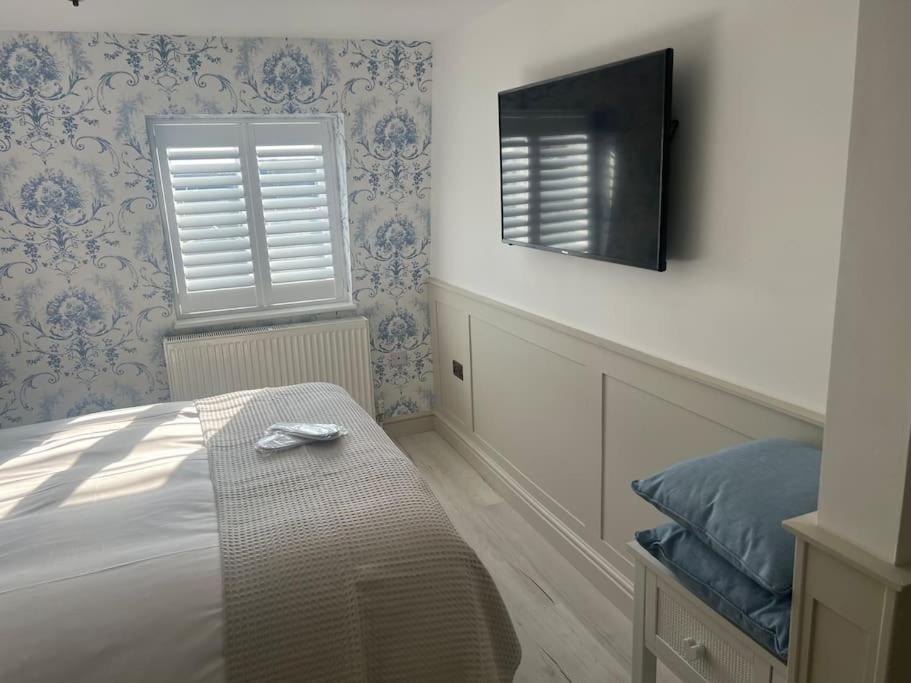 Once Upon A Tide Apartment Herne Bay Bagian luar foto