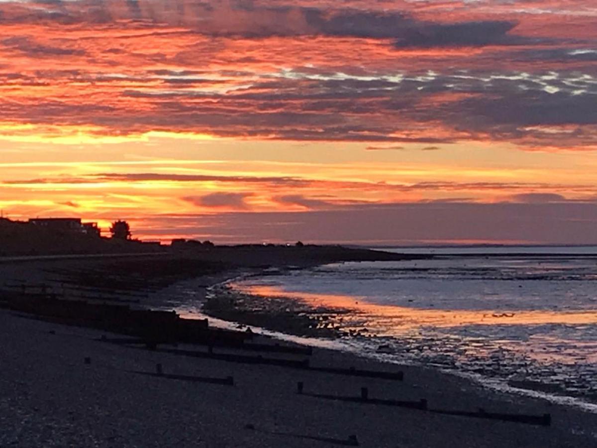Once Upon A Tide Apartment Herne Bay Bagian luar foto