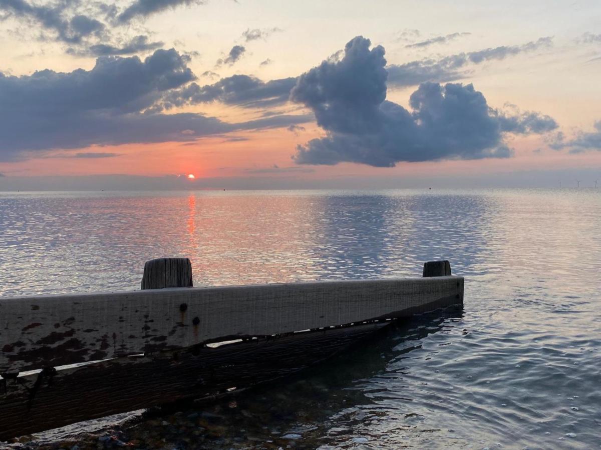 Once Upon A Tide Apartment Herne Bay Bagian luar foto